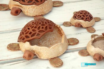 Tartaruga portacenere con tappo traforato in terracotta - immagine 3