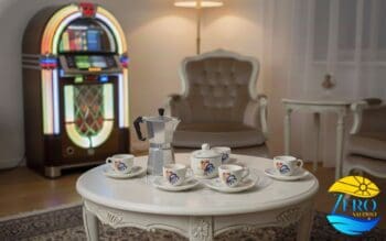 Tazzine da Caffè con zuccheriera e sotto piatti in Terracotta decoro Gallo Salentino - immagine 4