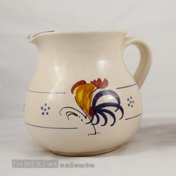 Brocca Bombata acqua e vino in Terracotta - Ceramica decoro Gallo Salentino - immagine 3