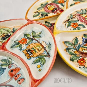 Antipastiera in Terracotta dipinta a mano "Le Civette" - immagine 3