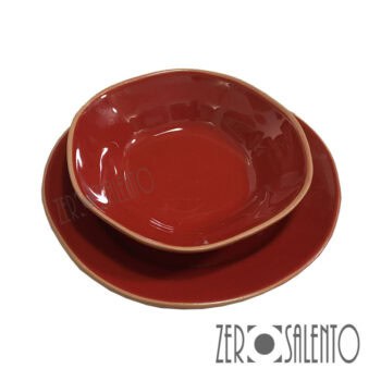 Piatto piano "DEFORME' " in Terracotta con bordo irregolare Rosso - immagine 3