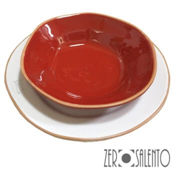 Piatto fondo "DEFORME' " in Terracotta con bordo irregolare Rosso
