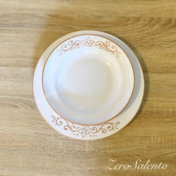 Piatto Piano in Terracotta Ceramica bianca decoro a incisione cm29 - immagine 4