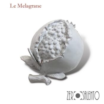 Melagrana artigianale in Terracotta smaltata bianca - il frutto dell'autunno