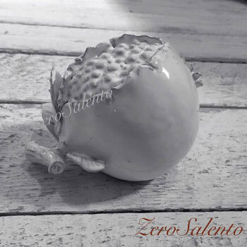 Melagrana artigianale in Terracotta smaltata bianca - il frutto dell'autunno - immagine 3