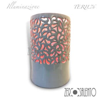 Lampada da appoggio Bianca in terracotta intaglio a mano con volute TERIL76 - immagine 4