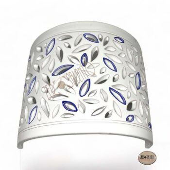 Lampada applique Bianca intaglio a foglioline contorni blu in Terracotta a parete Teril06.BIB - immagine 3