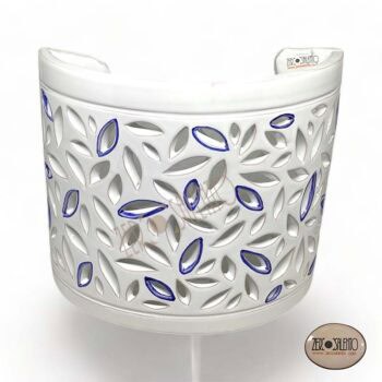 Lampada applique Bianca intaglio a foglioline contorni blu in Terracotta a parete Teril06.BIB - immagine 2