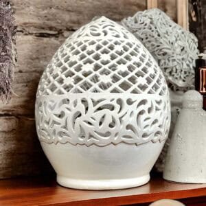 Lampada da tavolo a forma di Pigna intaglio moderno a Rombi e Volute Teril123