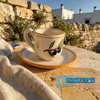 tazzina-da-caffe-con-piattino-ceramica-salentina-decoro-olive